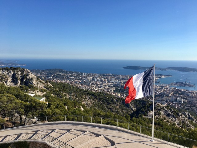 Tour guide in Toulon - Image 2