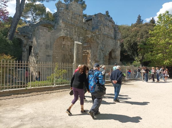 Tour guide in Nîmes, Nîmes Walking Tour