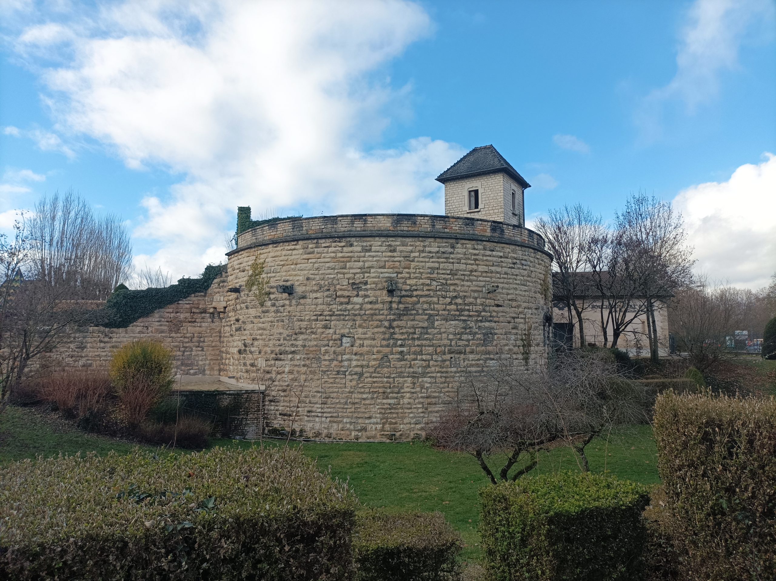 You are currently viewing The ramparts of Beaune