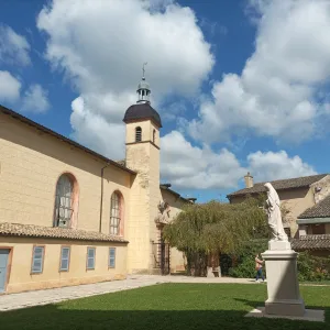 Guided tour in Tournus – 2 hours