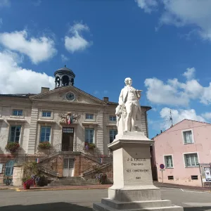 Guided tour in Tournus – 2 hours