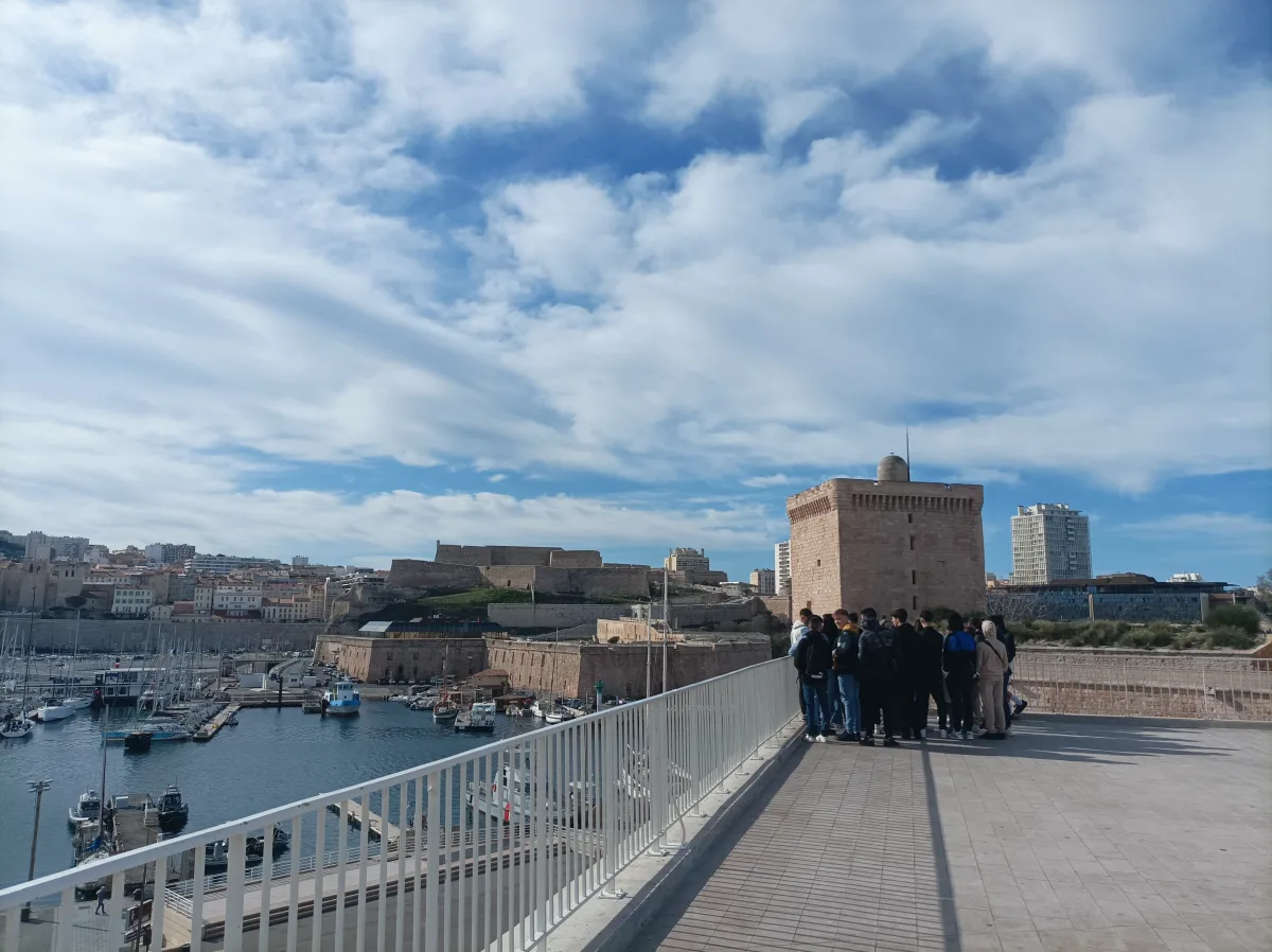 Guided tour in Marseille, Romain Bouchaud