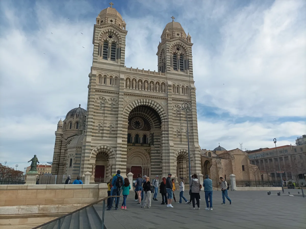 Guided tour in Marseille, Romain Bouchaud