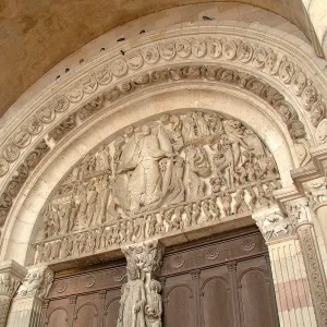 Guided tour in Autun – 2 hours